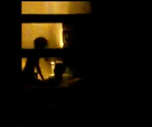 Kız kamerada artı 18 sevişme özel oyuncaklar ile oynuyor
